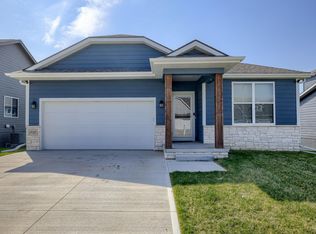 19105 Murray Trl, Gretna, NE 68028