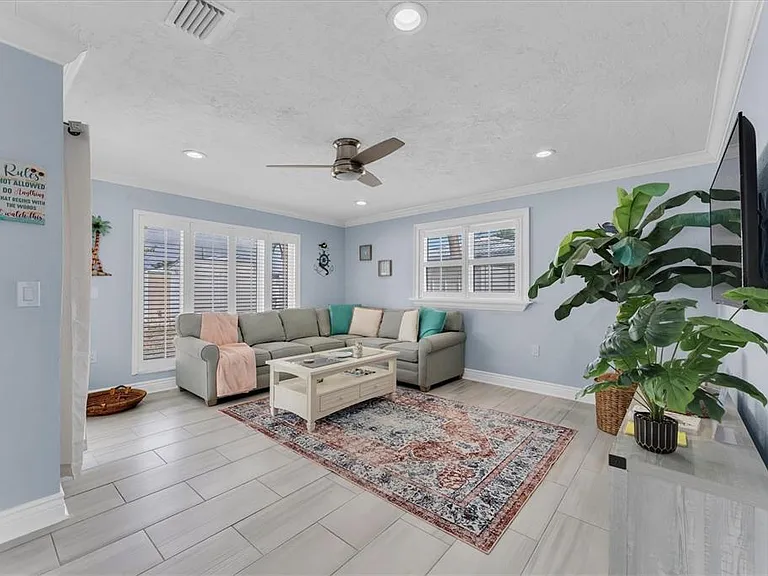5923 2nd St E — Photo 14