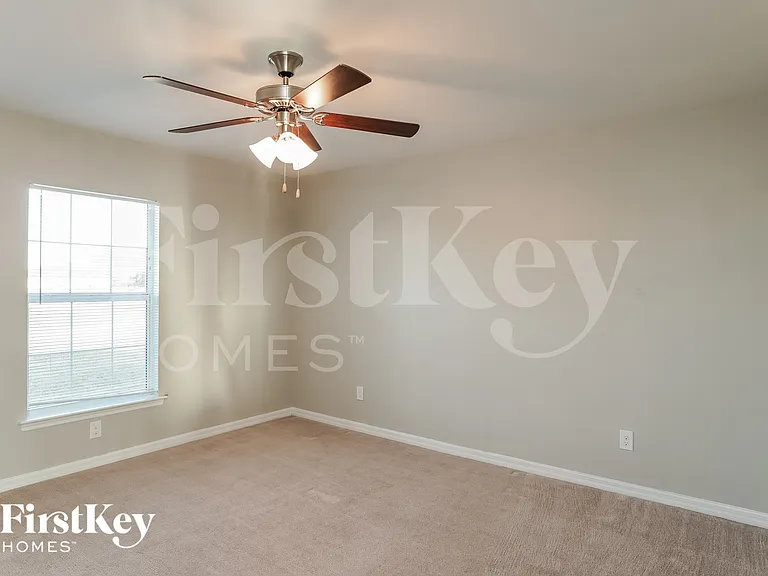 2127 NW 41st Pl — Photo 10