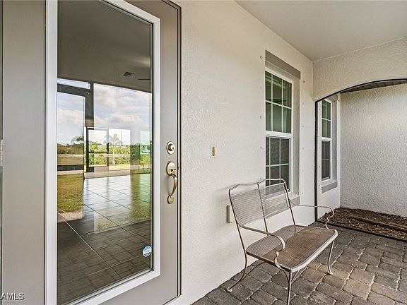 5th image of 4041 NW 37th Ave