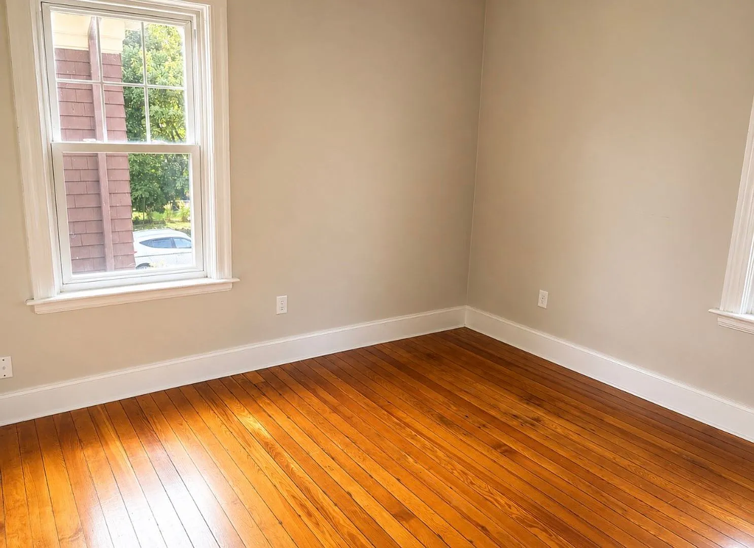 207 Lowden Street — Photo 4