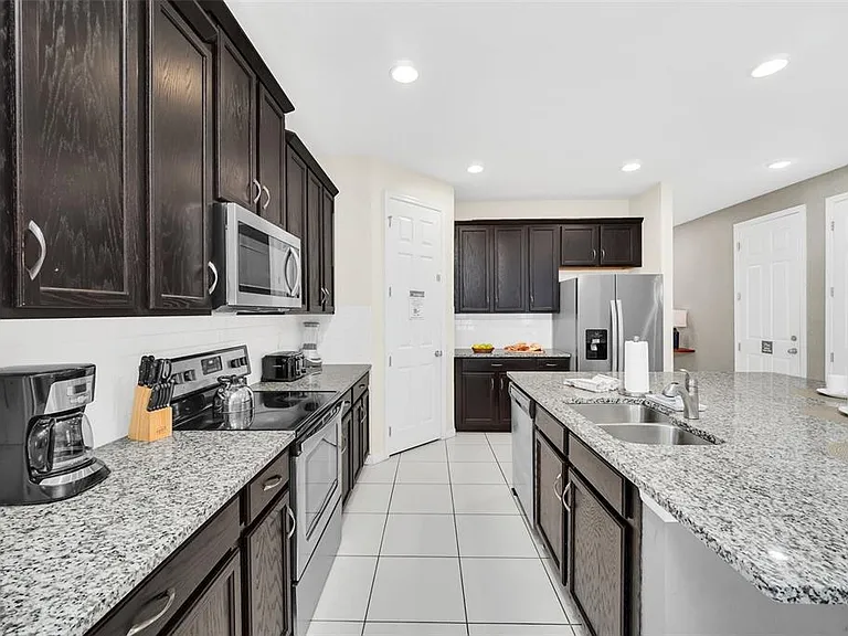 9009 Egret Mills Ter — Photo 15