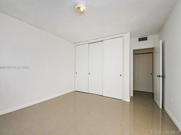 7545 E Treasure Dr #2H — Photo 17