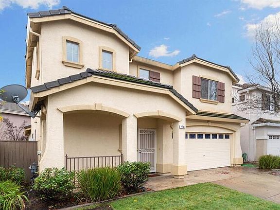 2nd image of 2767 Le Bourget Ln