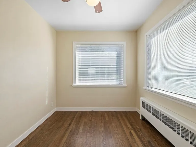 521 E Cherry St — Photo 5