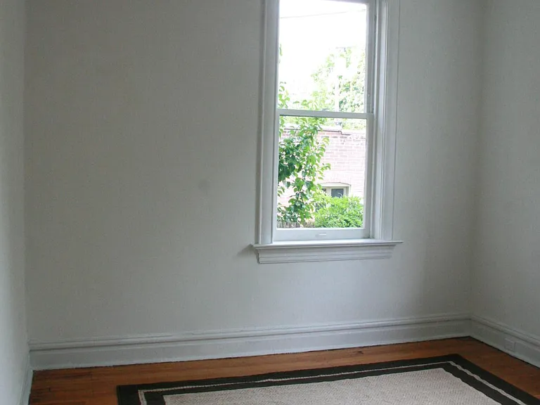 345 Rosedale Ave — Photo 3