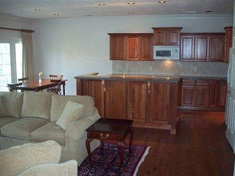4th image of 3311 Belshire Ct SW