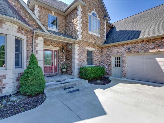 2nd image of 13747 Hilltop Dr