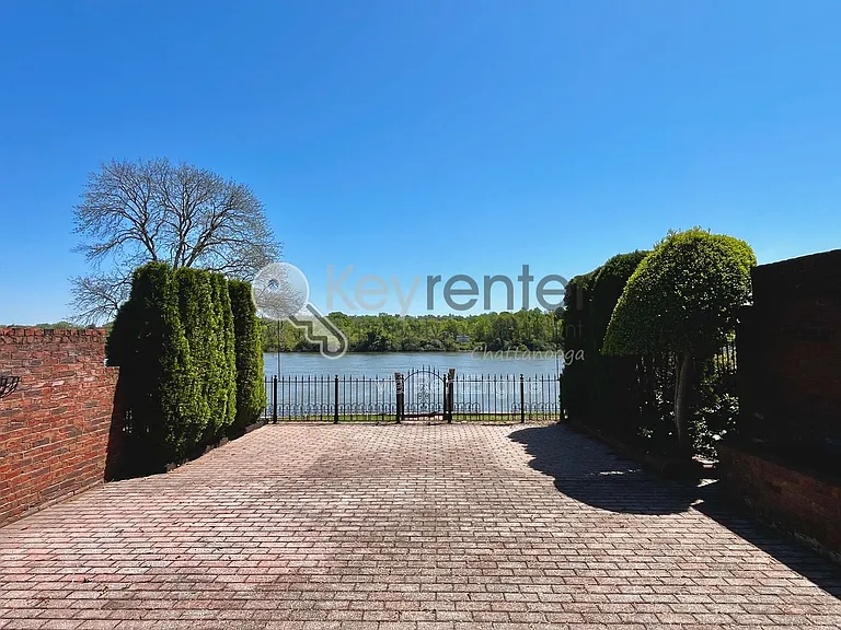 3166 Waterfront Dr — Photo 2
