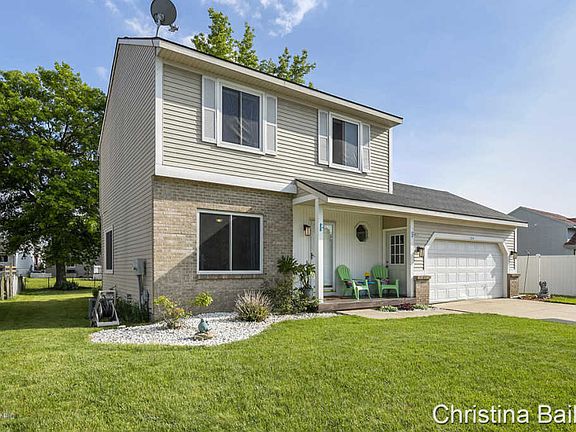 2nd image of 704 Springwood Dr SE