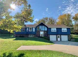 20828 Chapel Ln, Saint Joseph, MO 64505