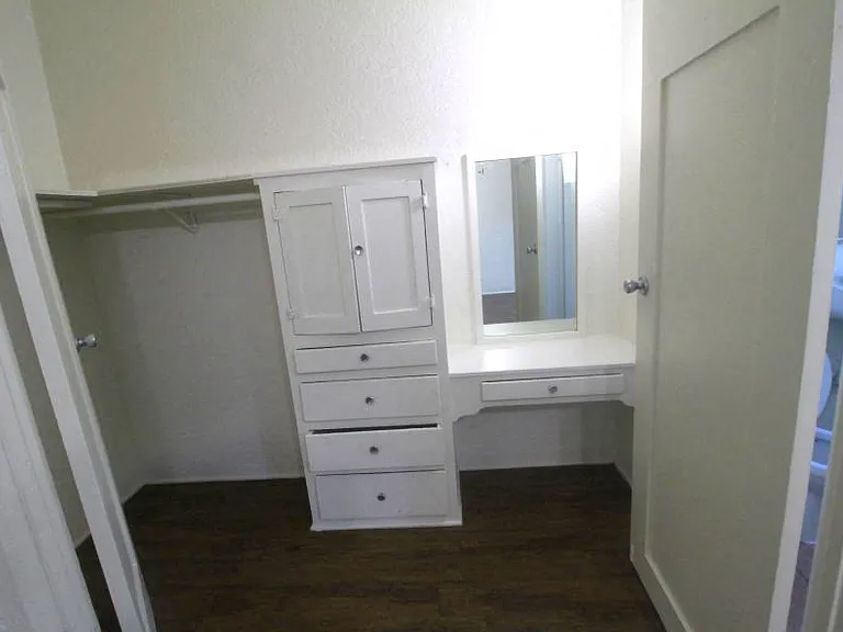 1152 Broad Ave. — Photo 3