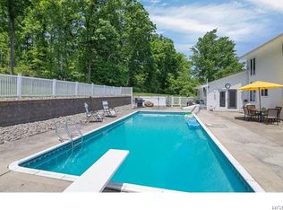 232 Hillcrest Manor Dr, Marlboro, NY 12542