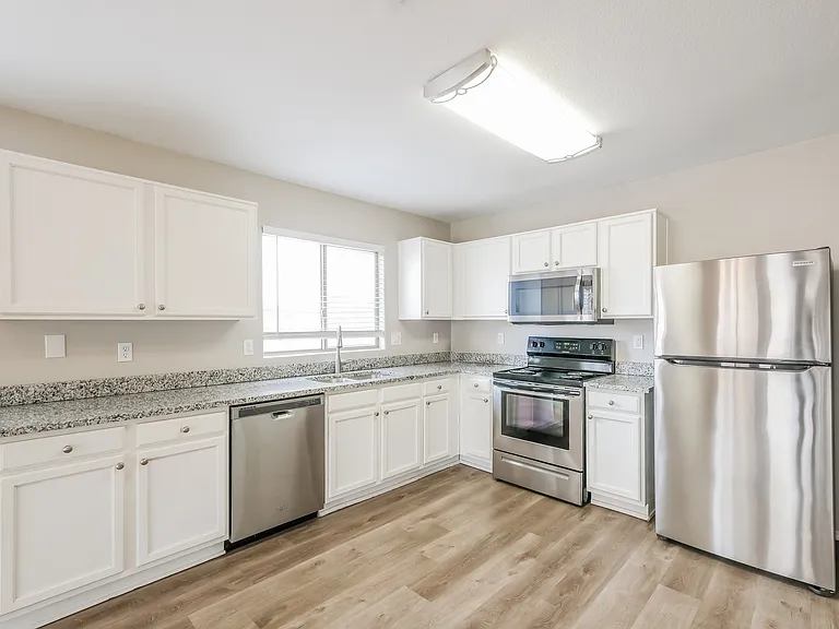 12929 W Willow Ave — Photo 7