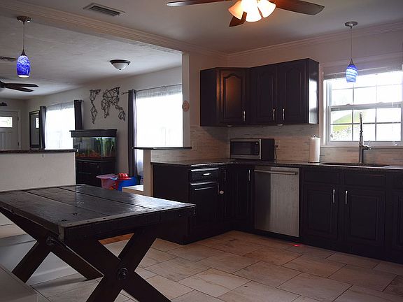 2nd image of 155 16th Ave NE
