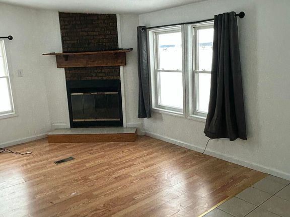 3rd image of 2310 13 1/2 Mile Rd