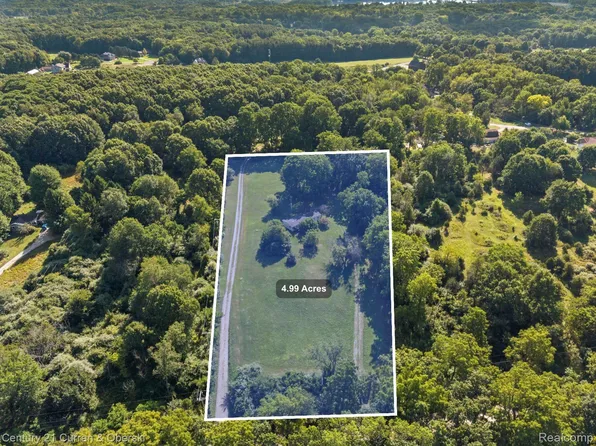 9202 Scully Rd, Whitmore Lake, MI 48189
