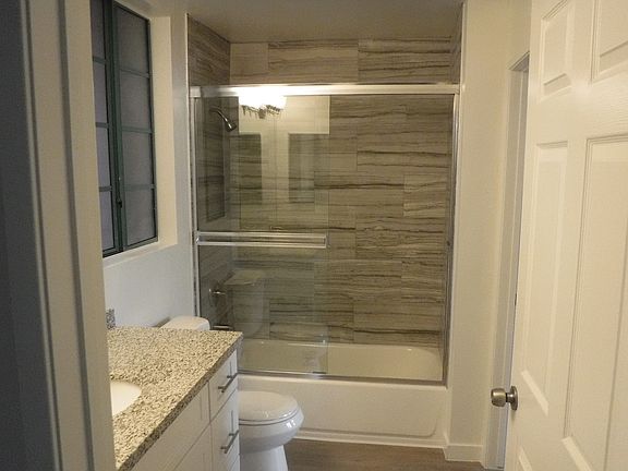 3rd image of 1616 S Barrington Ave APT 105