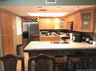 10801 NW 7th St APT 21, Miami, FL 33172