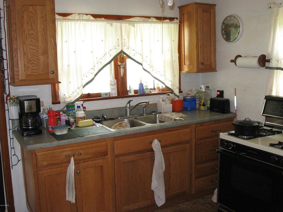 392 N Matteson Lake Rd, Bronson, MI 49028 Zillow