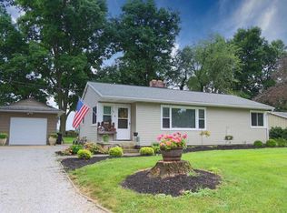 24 Crestview Dr, Fredericktown, OH 43019