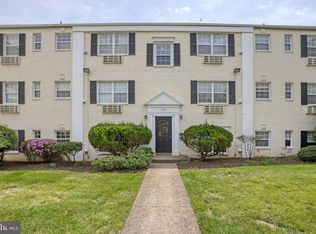 2303 Farrington Ave APT 302, Alexandria, VA 22303