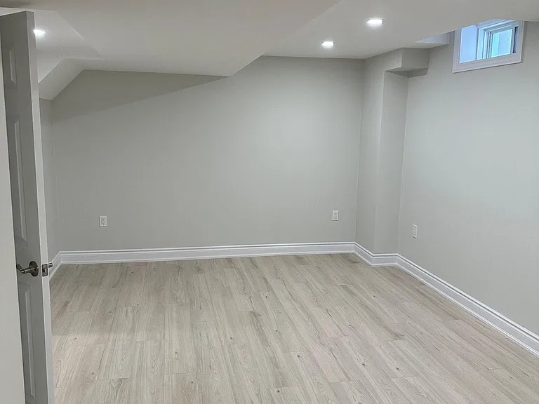 65 Majesty Blvd #BASEMENT — Photo 26