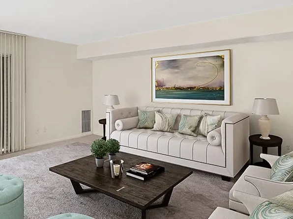 The Commons of McLean