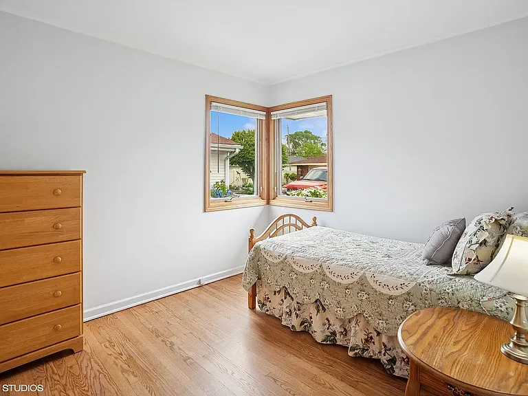 43 N Mount Prospect Rd — Photo 10
