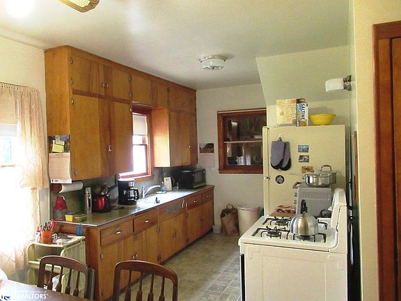 5th image of 406 N 11th St