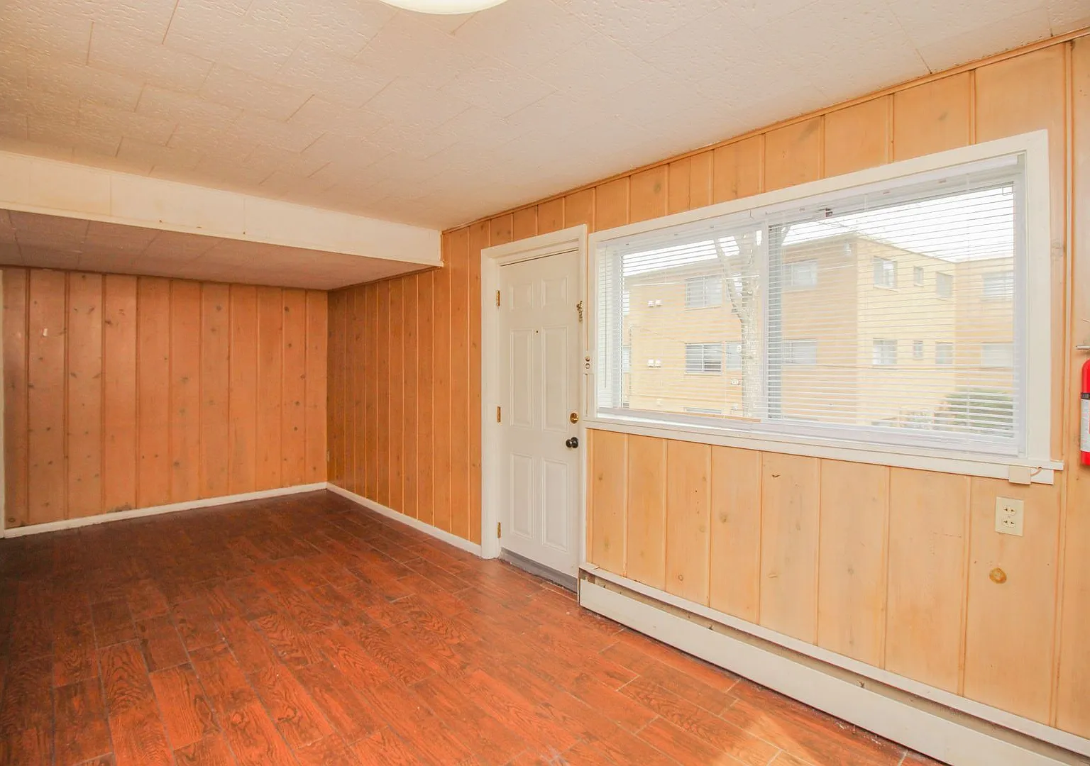6-8 Fyfer Pl — Photo 3