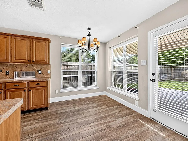 7603 Kenmark Ct — Photo 19