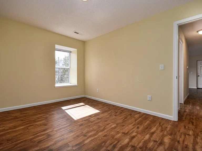 407 Judy St — Photo 27