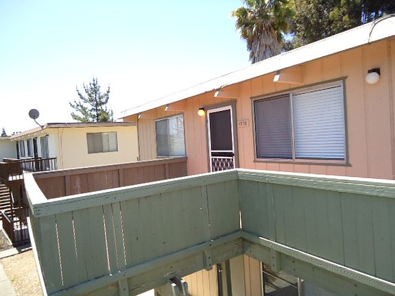 3rd image of 1575 Valle Vista Ave