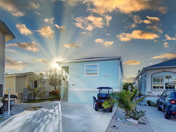 2nd image of 1353 Nettles Boulevard
