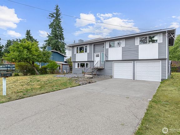 2nd image of 16909 21st Avenue Ct E