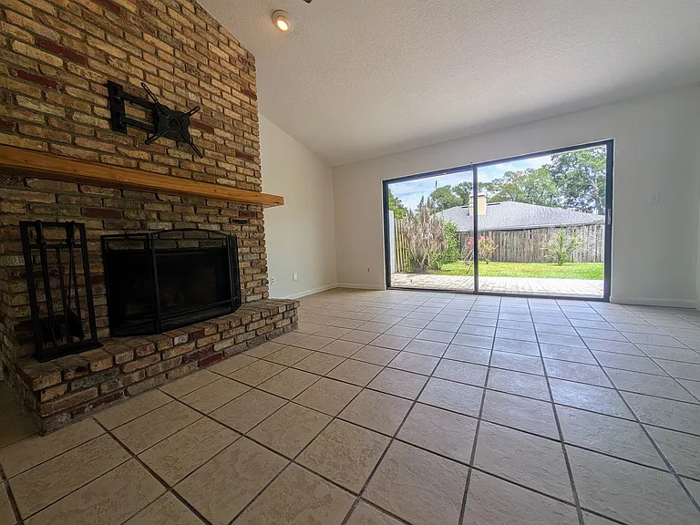 2166 Raeford Rd — Photo 10
