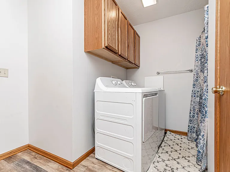 120 W Spruce St — Photo 16