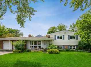 1220 Greenbriar Ln, Northbrook, IL 60062