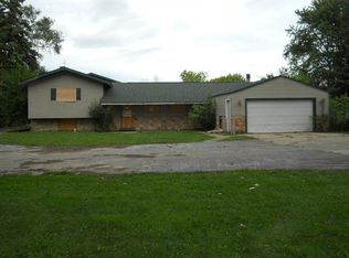 3104 W Carpenter Rd, Flint, MI 48504