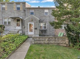 552 Beverly Rd, Teaneck, NJ 07666