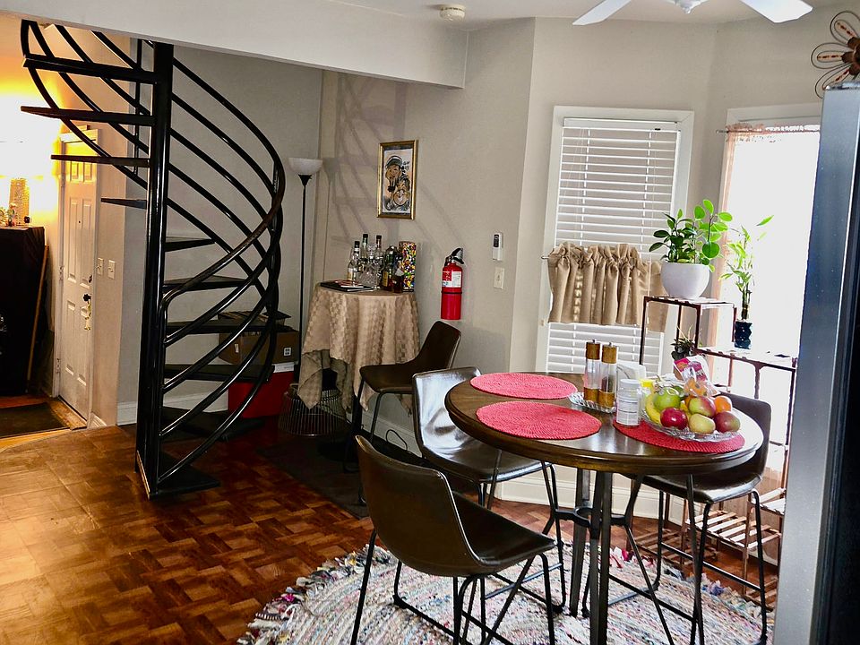Another view of kitchen