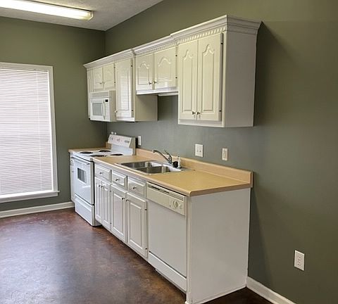 4th image of 74 Waterview Dr
