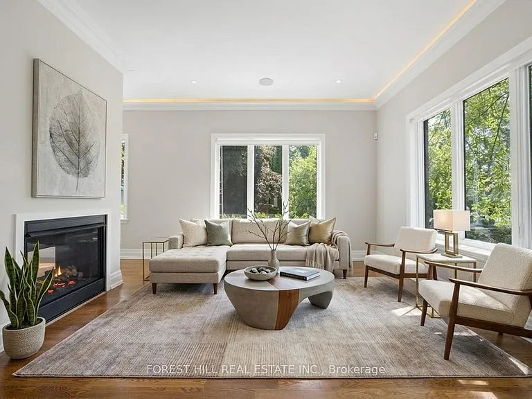 52 Shaftesbury Ave — Photo 13