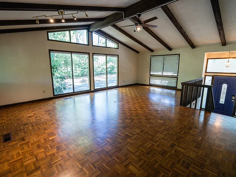 3322 Robinhood Rd — Photo 8