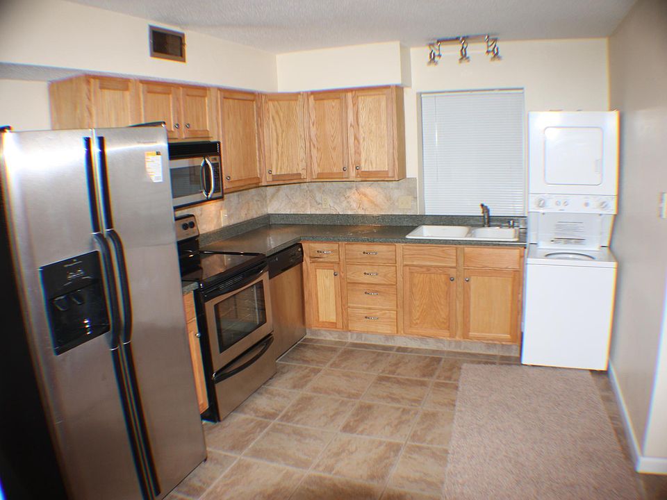 1st image of 107 N Clark St APT 2