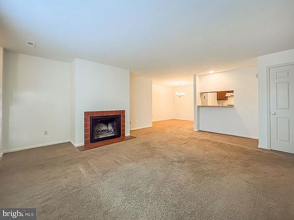 5th image of 654A Woodford Ln
