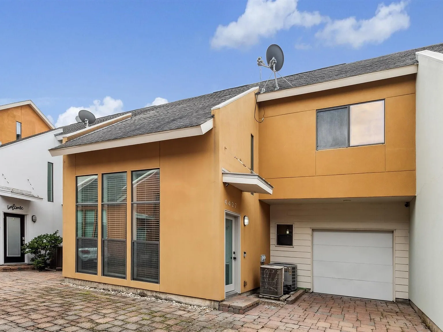 2 bed, 2.5 bath, 1418 sqft, $2,650 — Photo 3