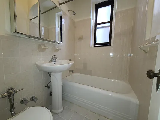 Rented by Brooklyn Heights Real Estate Inc | media 21