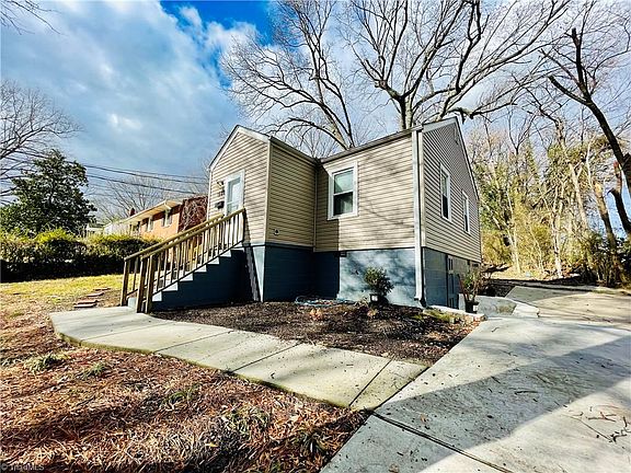 4th image of 1507 Julian St